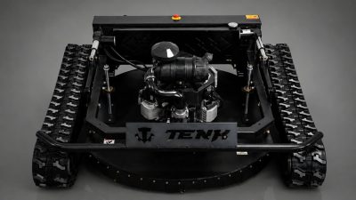 Tenk T-110 Maxi Beast - pogled sprijeda, motor i gusjenice